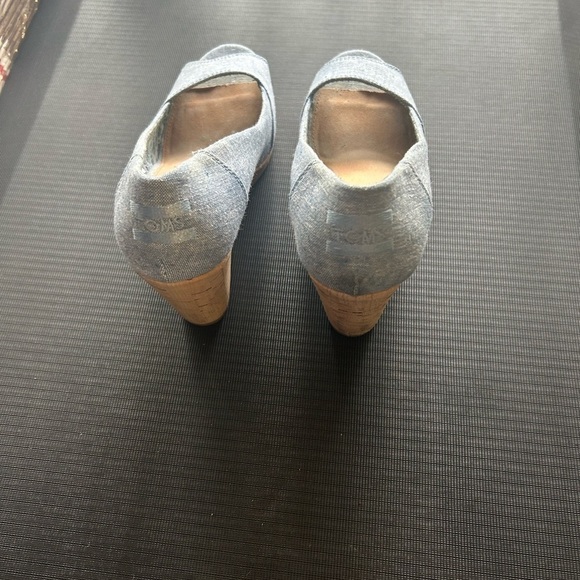 TOMS Blue Peep Toe 3” Wedges Wedding Spring Formal Business Summer Size 7.5 - Picture 2 of 5
